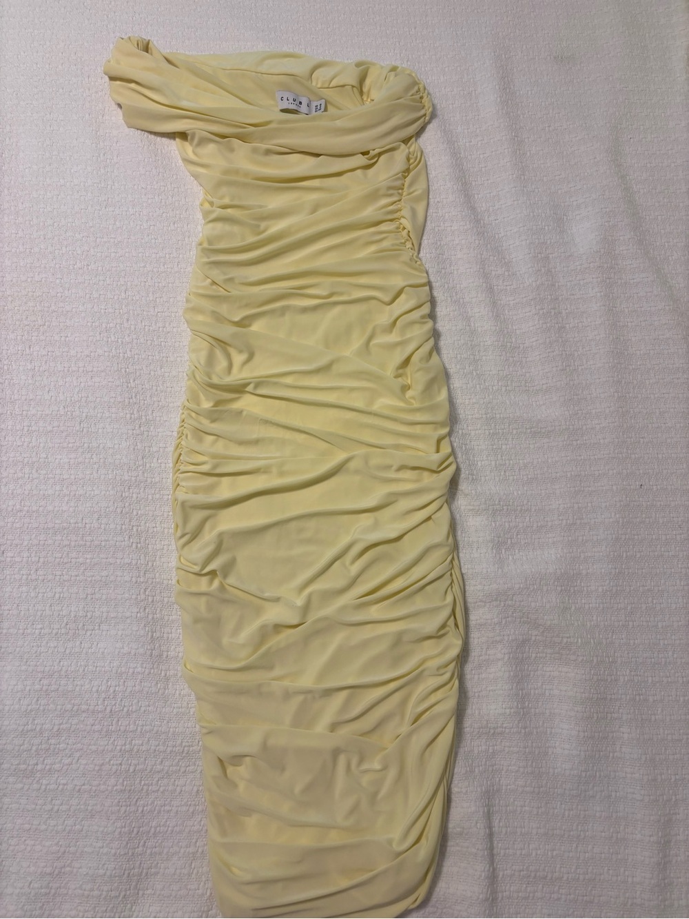 Club L London One-Shoulder Lemon Ruched Midi Dress - Picture 2 of 2